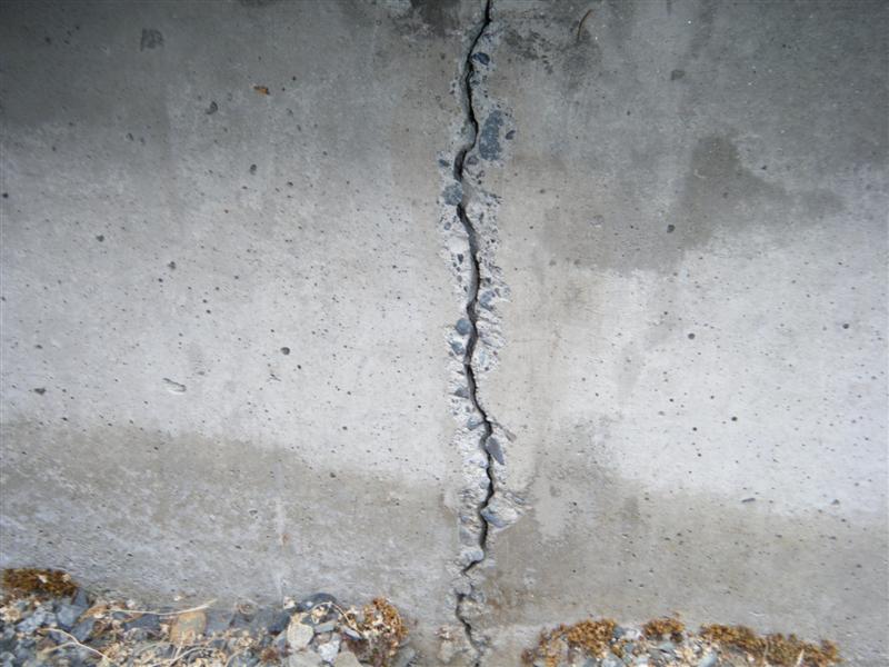 vertical-crack-foundation