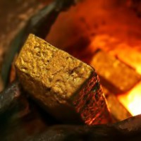 Gold hits record high in Australian dollar terms
